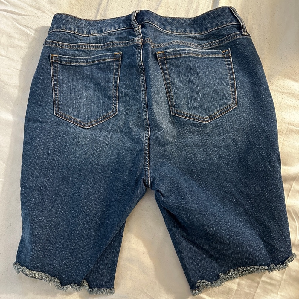 Torrid Bermuda Boyfriend Vintage Stretch Mid-Rise Short - Picture 4 of 6